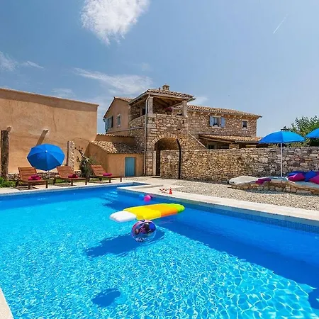 Jas Comfortable Holiday Villa
